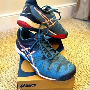 Women’s Blue Nike Tennis Court Shoes 🎾.  Size 9